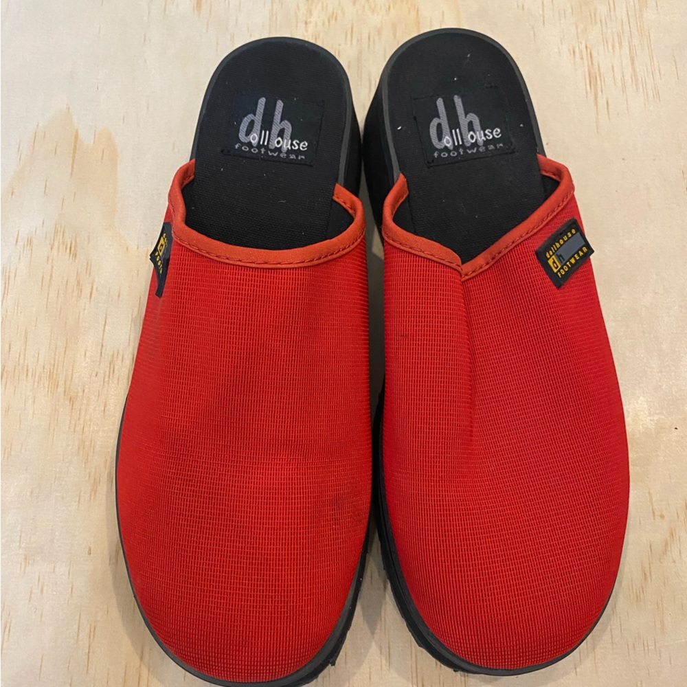 Dollhouse red slip on clogs, Size US 8